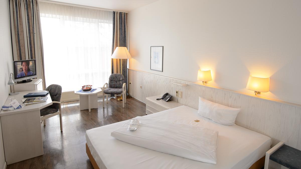 Euro Park Hotel Hennef Хенеф Екстериор снимка